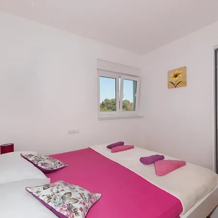 Three-bedroom In Saldun * Trogir