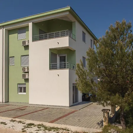 아파트 Three-bedroom In Saldun 트로기르