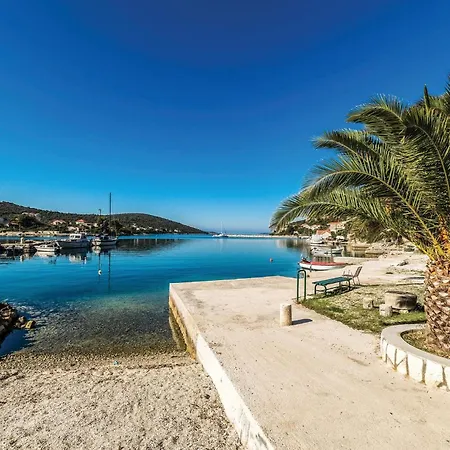 Three-bedroom In Saldun Trogir