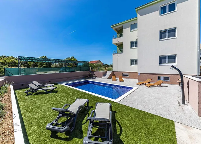 Three-bedroom In Saldun