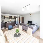 Apartment Three-bedroom In Saldun