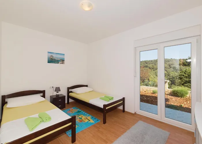 Three-bedroom In Saldun Appartement *